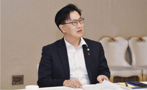 ���� "1�� �� �������ڸ���� ������ 79���� �̻� ä��"