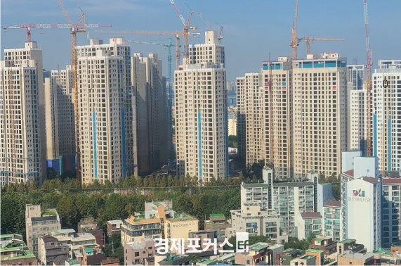 1�б� �Ǽ��� ���� 20.7% �ް�����ȯ���� ���� �ִ� ������